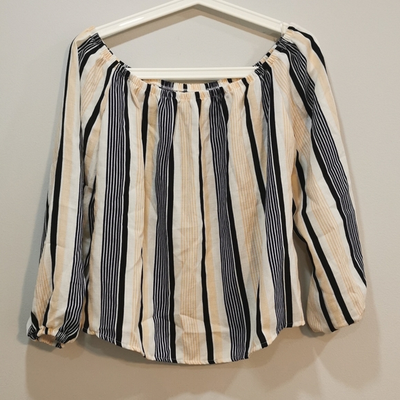 Lucca Couture
Women's Off The Shoulder Tops - Picture 5 of 10